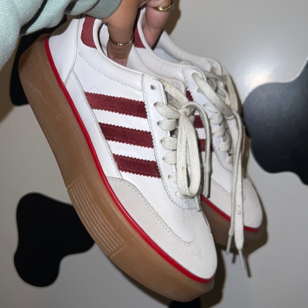 Adidas Sneakers